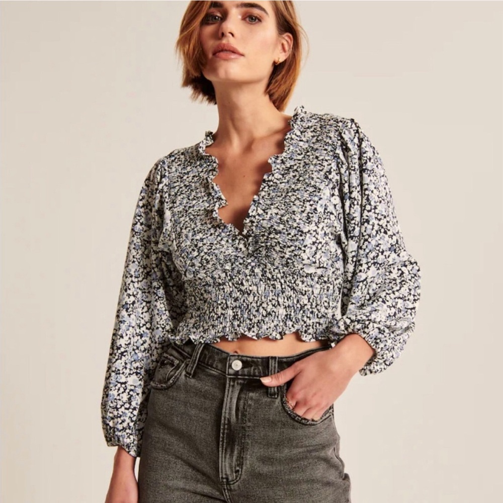 Abercrombie puff sleeve cropped top